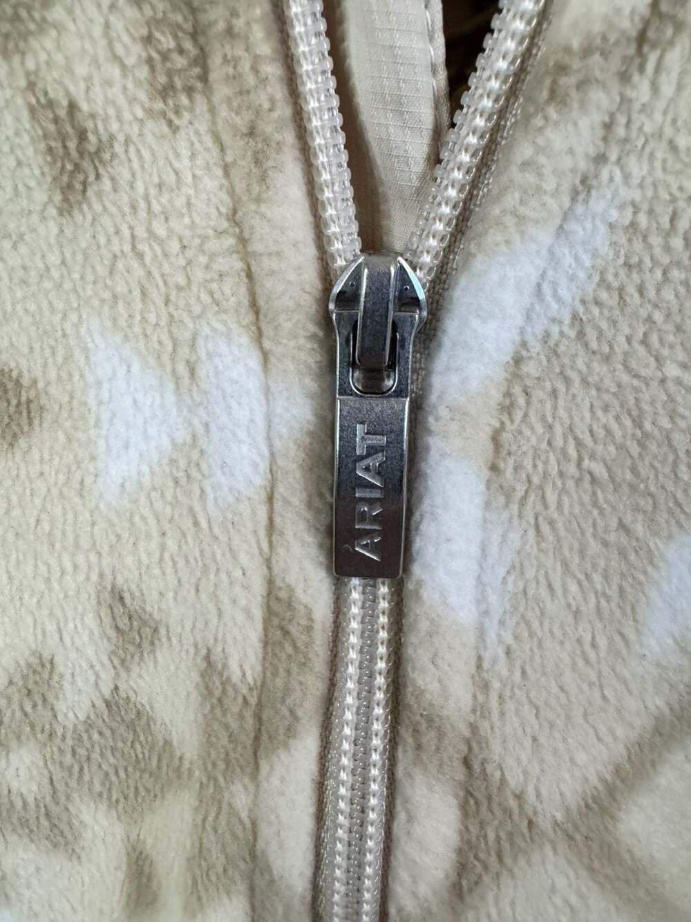 Ariat Women's Prescott Full Zip Fleece Jacket in Sand Dune Geo, size large - Picture 8 of 11